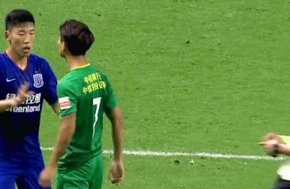 那些年国足的中超名场面,中国国足踢球名场面