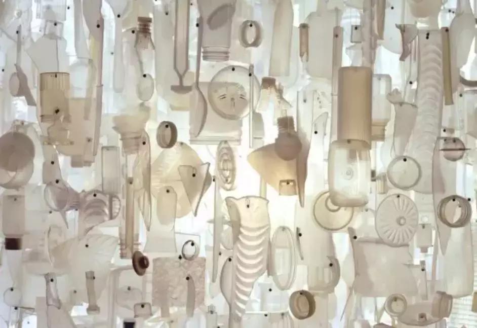 人类到底吃了多少塑料鱼?“深海勇士号”首次曝光海底巨型垃圾场