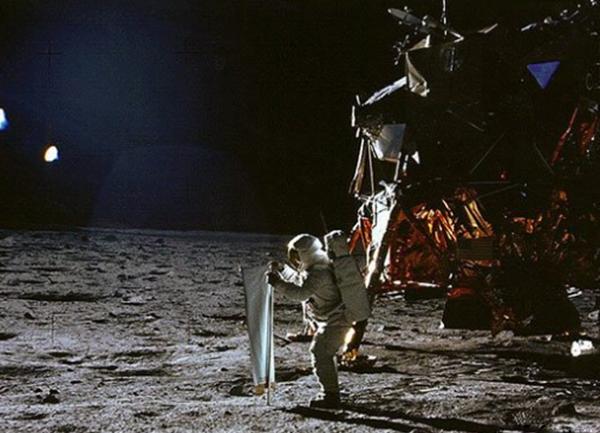 宇航员被遗忘在太空的真实的秘密,宇航员在太空有哪些生活特点