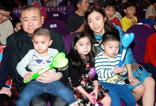 周星驰少林足球庆祝动作,少林足球周星驰吃馒头落泪