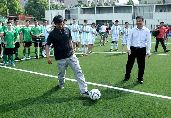足球运动员吴承瑛现状,中国左后卫吴承瑛