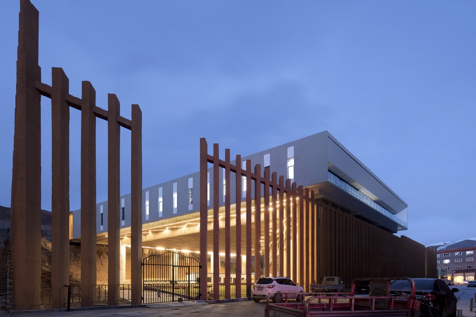 藏医院文化创新,西藏丁青县藏医学院