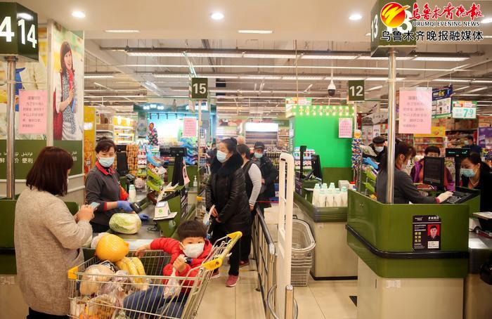 记者逛市场最新视频,记者走市场