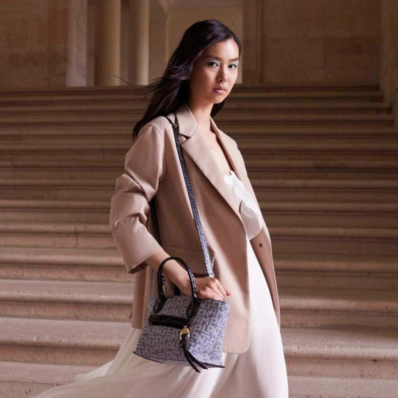 大牌面料柔软舒适气质穿搭,气质穿搭面料柔软舒适