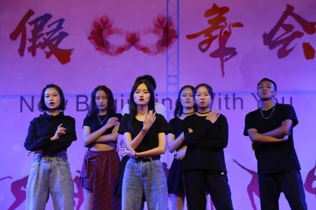 一场派对，一张面具，浪漫由你！川大锦江学院举行“假面舞会”