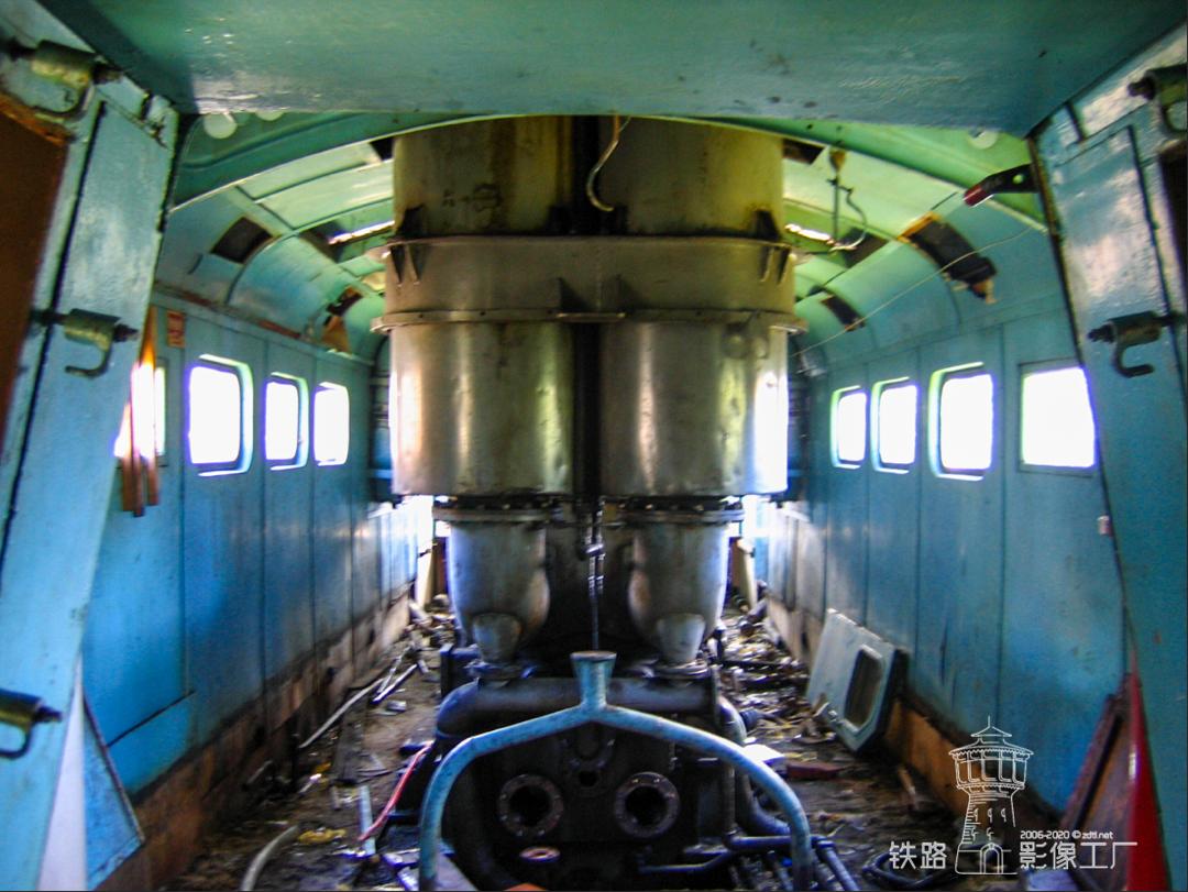 中国第一辆东方红内燃机车,中国第1代内燃机车