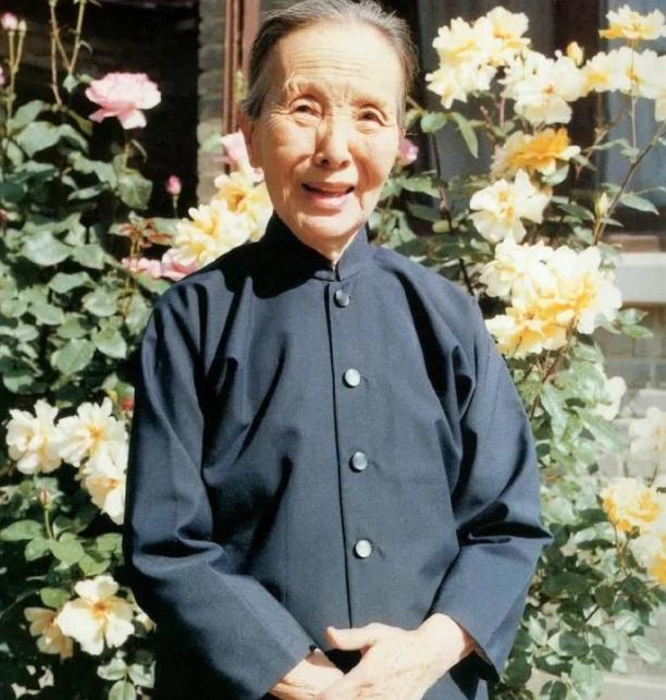 林徽因冰心三观,林徽因张爱玲冰心谁的成就更高