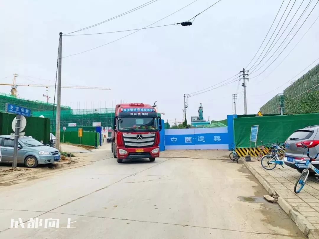 大运村建设火热朝天，成都大学已经上天