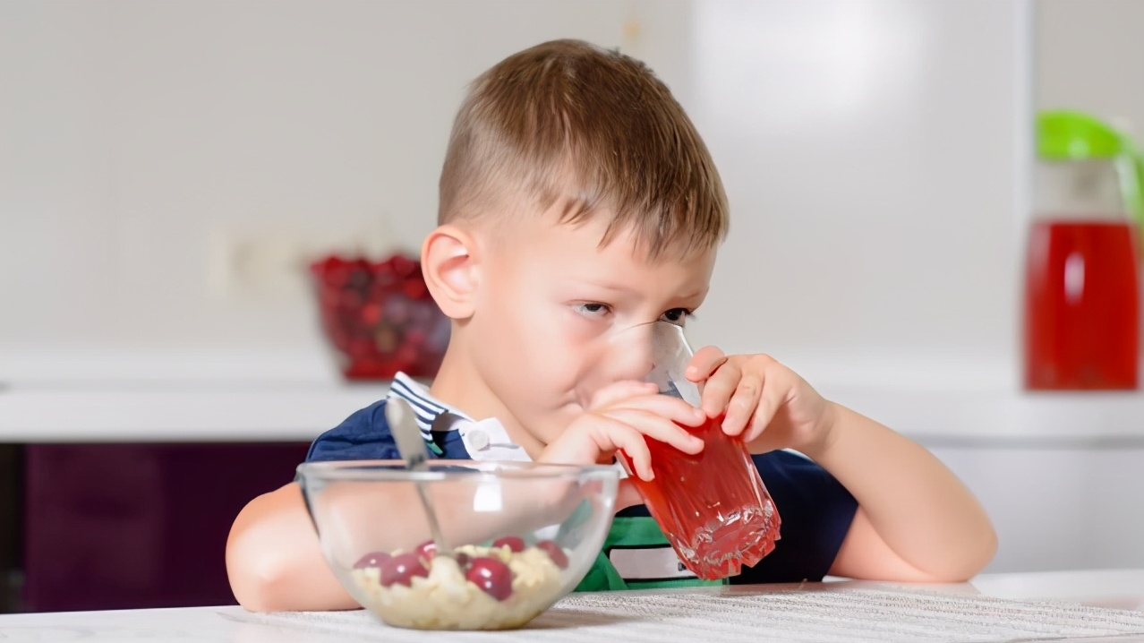 小孩比较懒惰怎么教育,孩子不听话懒惰怎么教育