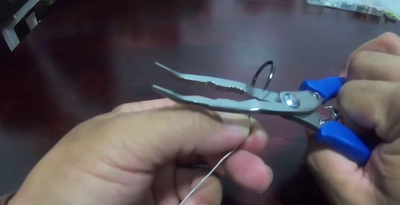 金属线绑钩的正确方法,特硬线绑钩方法