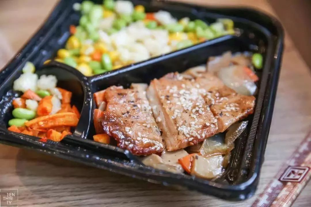 罗森/711两大便利店,谁才是大学生的终极之选?—以武汉财大为例