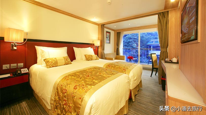 重庆坐船游三峡坐哪个船好,从重庆坐船到三峡需要多少钱