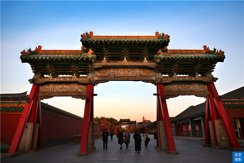 沈阳故宫是举世闻名的建筑物,中国仅存的两大宫殿沈阳故宫