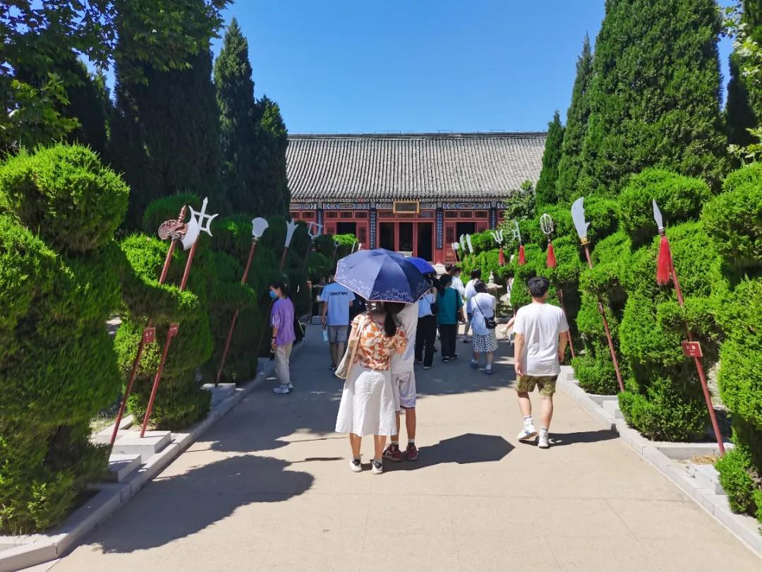 给备战高考的莘莘学子们加油助威,为莘莘学子助威高考