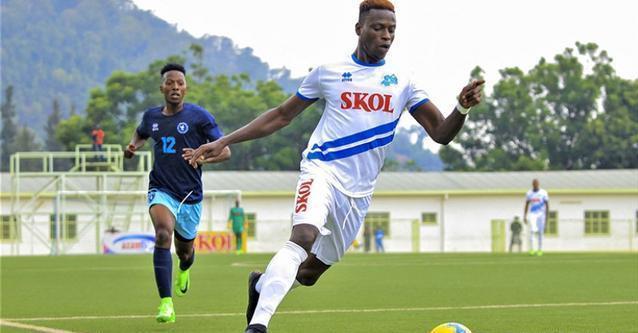 在足球俱乐部进一个球多少钱,在足球俱乐部踢球多少钱