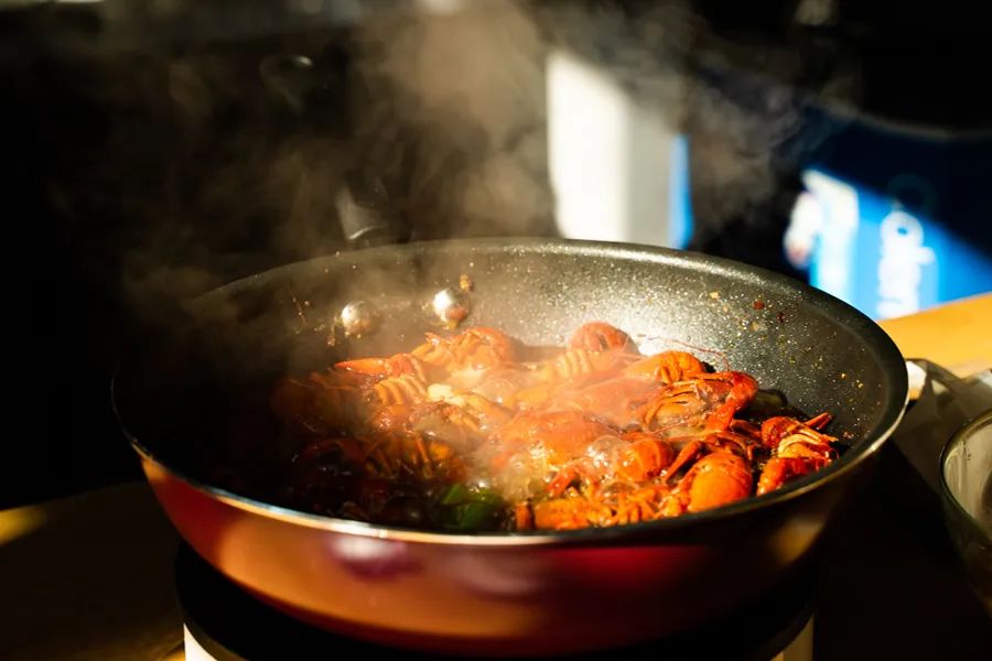 被薇娅直播间榨干零食预算后,写出了这篇测评报告(上)