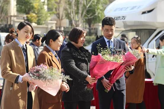 碧源月湖你放在心里的感谢她Get不到，今天就说出来吧