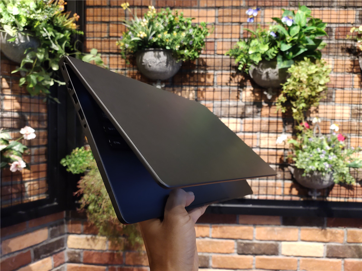 神舟2999轻薄本,同等价位联想和华硕笔记本哪个好