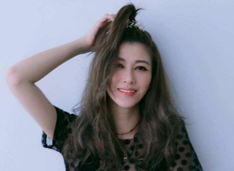 艾莉李彩桦闪婚闪离,看到她的身家,难怪放弃富豪丈夫赡养费