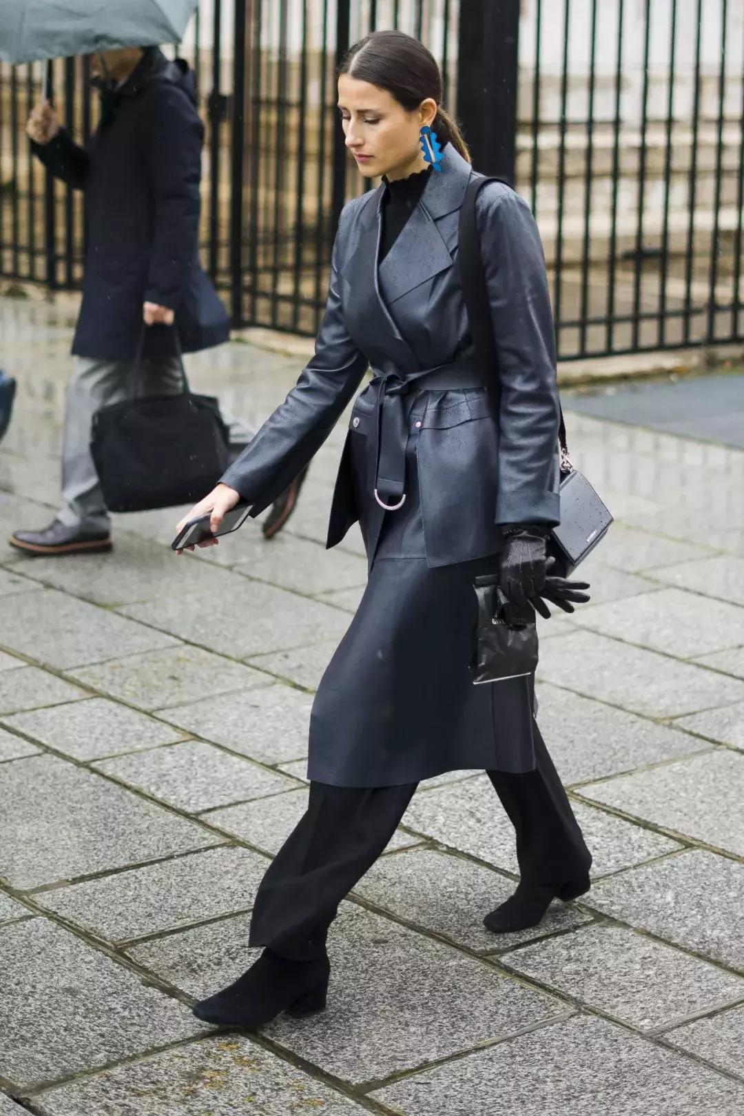 男士黑色羽绒服配什么打底衫,黑羽绒服大衣配什么打底衫