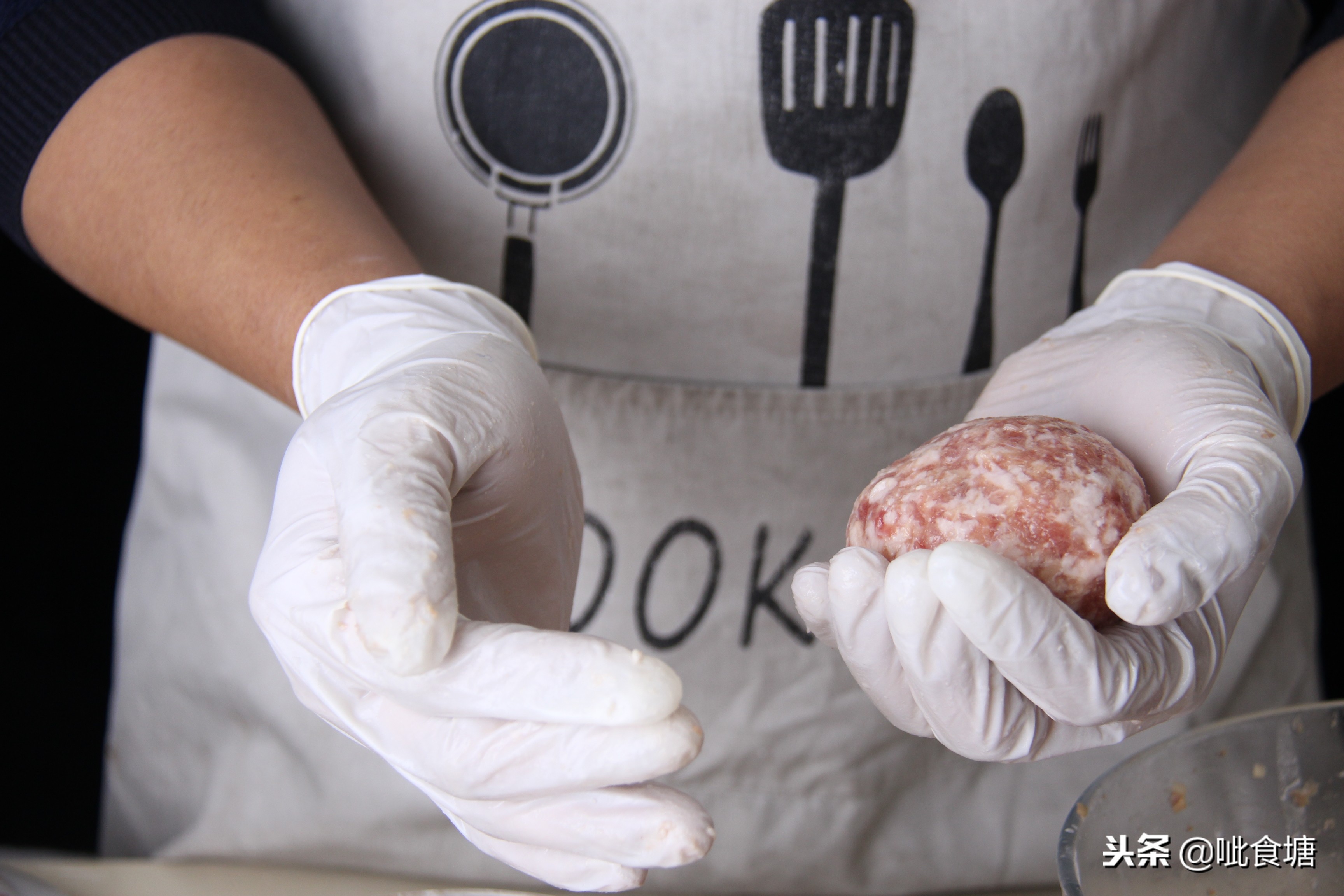 正宗红烧狮子头四喜丸子开袋即食,四喜丸子和红烧狮子头不一样