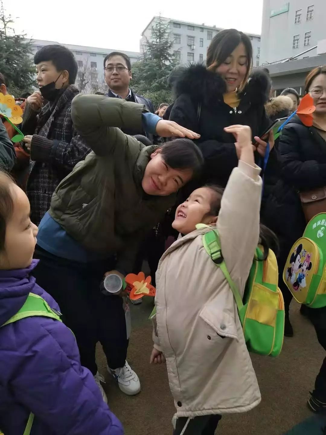 格林童话礼仪幼儿园,幼儿园感恩节特色活动美篇