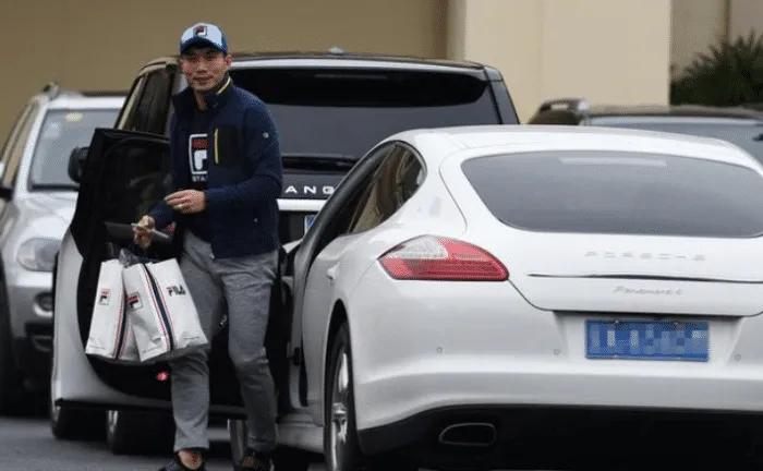 看看国足球员的车有多豪