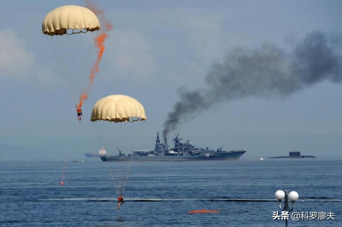 发威了！俄太平洋舰队在日本海发起导弹打击，模拟摧毁日本战舰