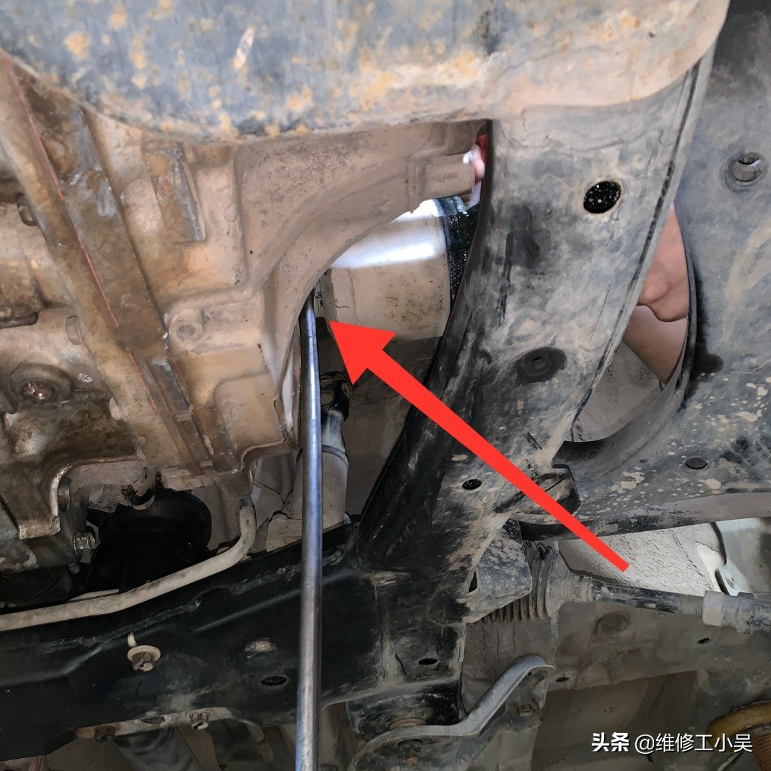 支臂漏油有必要换吗,支臂漏油