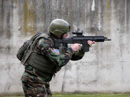 美军特种部队手持scar步枪,scar突击步枪美国特种部队被伏击