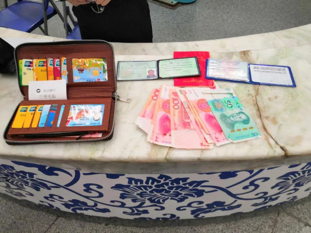 坐火车车票丢了怎么办,高铁站候车东西丢了