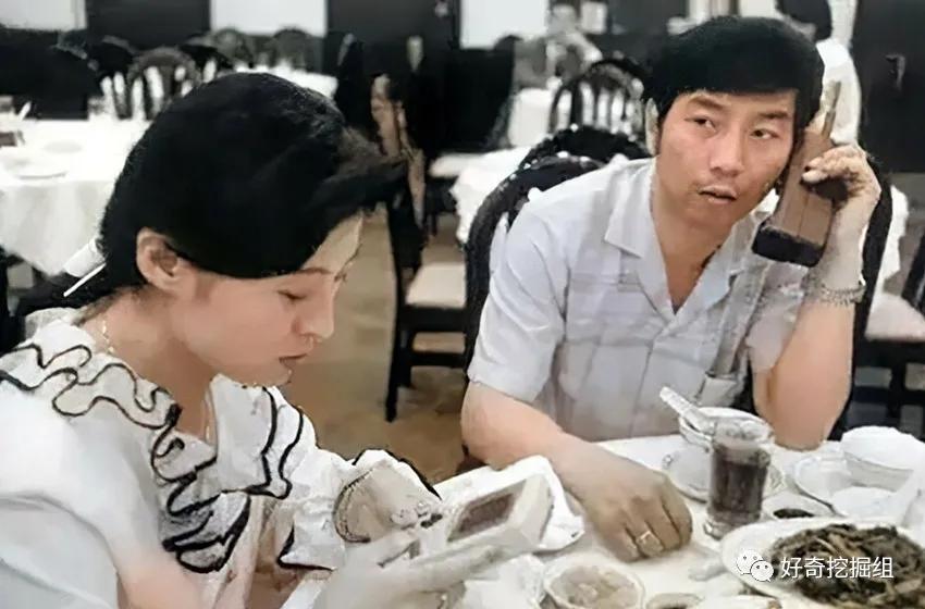 90年代的富豪打扮,90年代大款形象