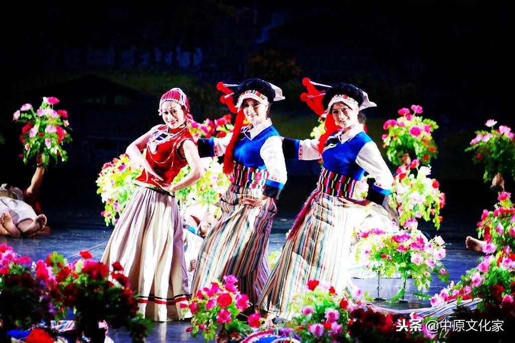 盘点不同支系傈僳族服装,怒族服饰与傈僳族的区别