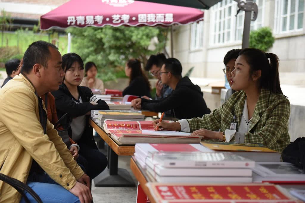 陕西西安丹青美术招生,零基础学美术之路