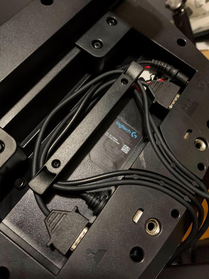 罗技g923力反馈方向盘 (开箱体验罗技g923赛车方向盘)