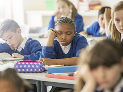 高中生上课犯困吃什么提神,高中生瞌睡多总是犯困是什么原因