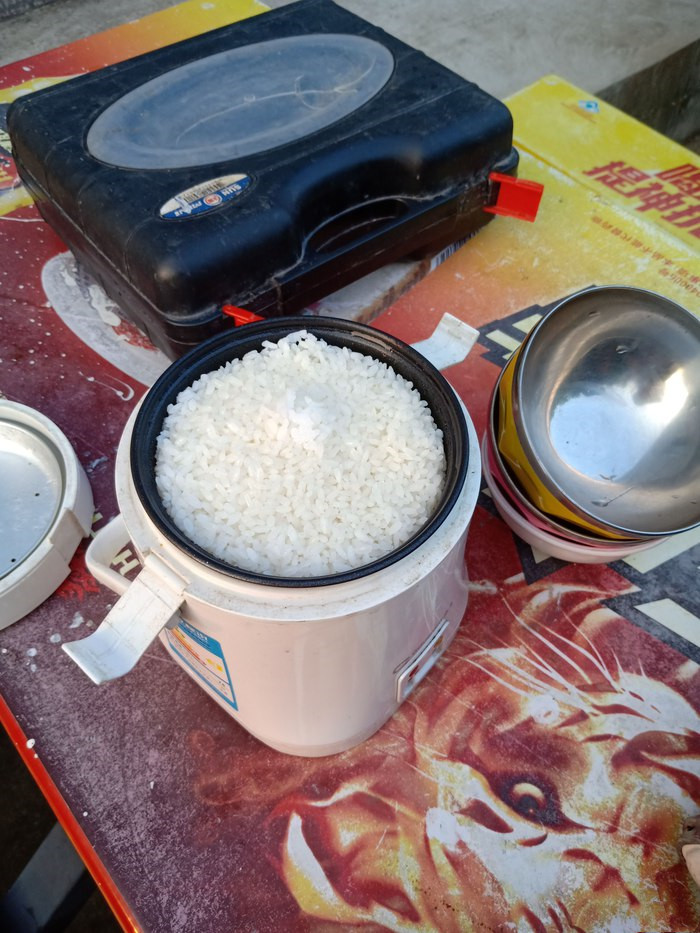 一路到新疆穷游,床车自驾穷游视频15分钟