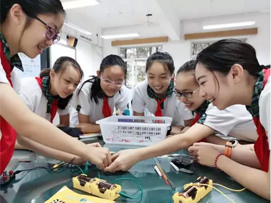 初中解读|进华中学——阔别20年,再次拥抱华师大,与华二同辈