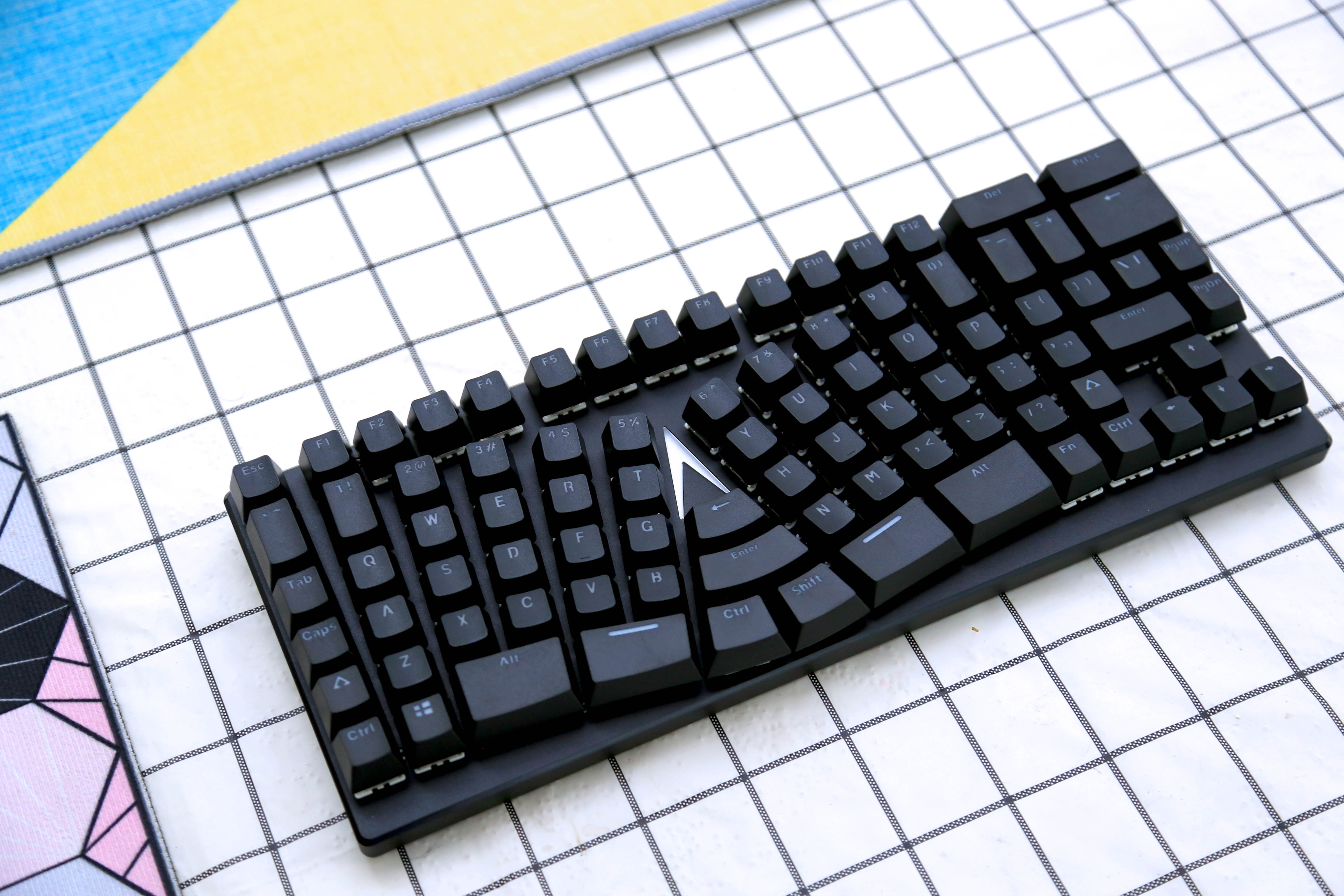 最符合人体工程学的键盘,人体工程学键盘推荐