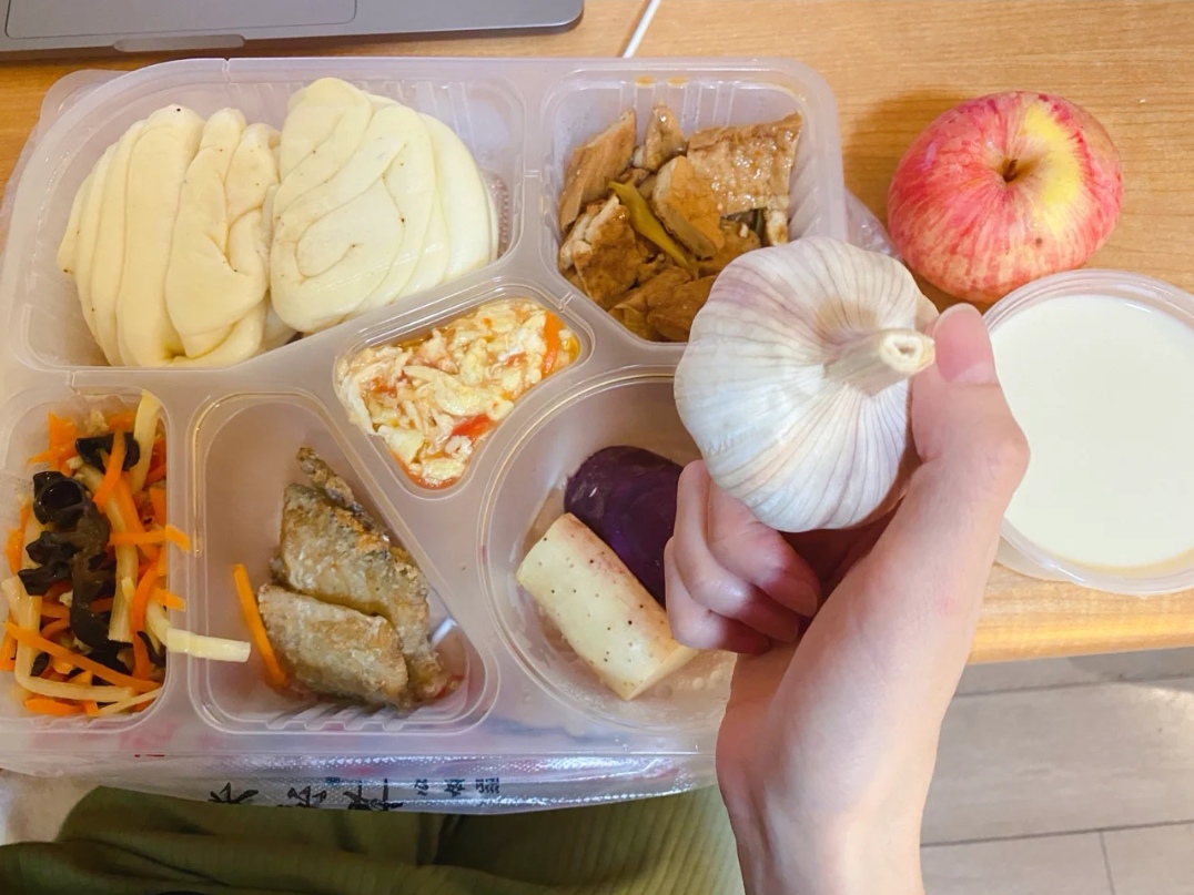 山东航空飞机上的餐食是免费的吗,山东航空飞机餐可不可以选择