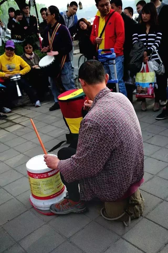 “鼓聚”——什剎海边的非洲鼓韵