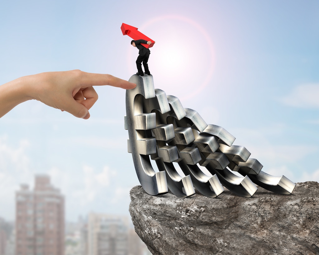 谢鸿远最新视频,黄金回撤原油操作建议