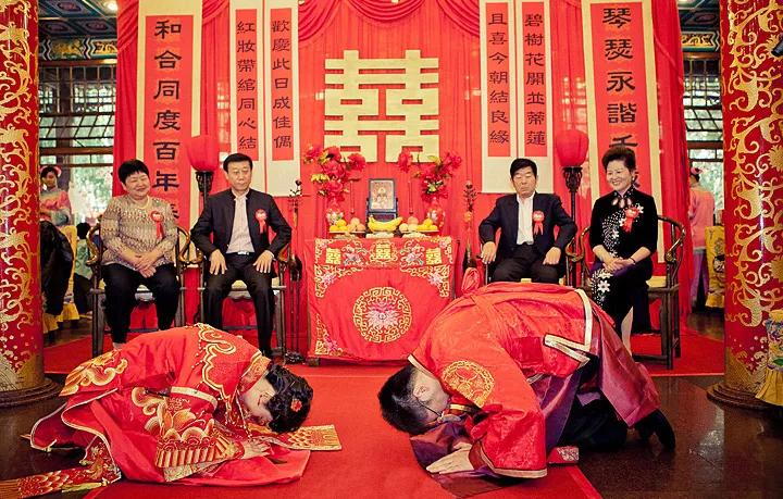 自己花钱也要办中式婚礼,为什么说没钱不要办中式婚礼