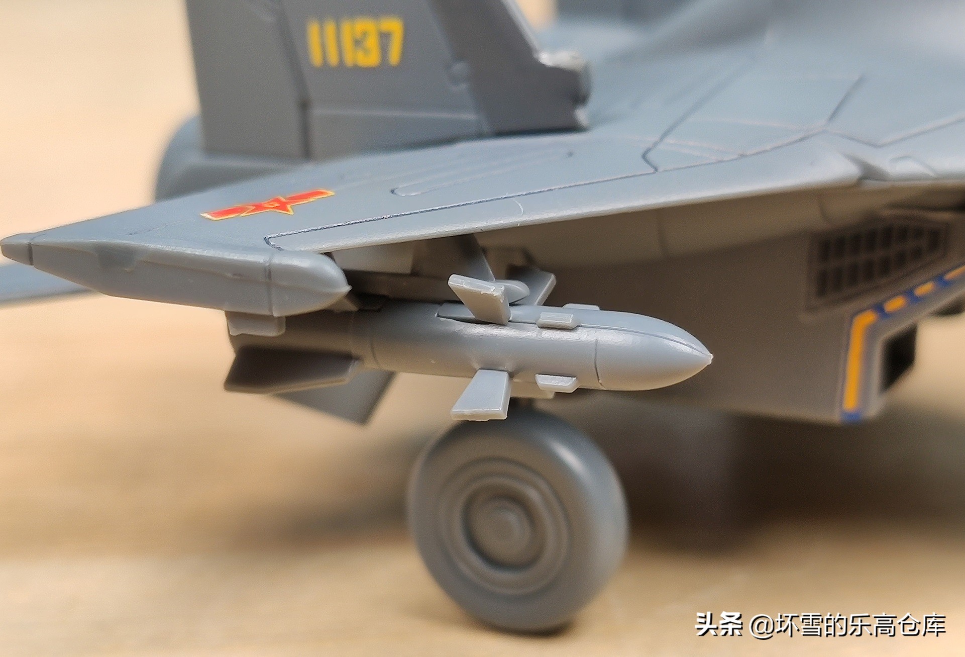 军模评测：行云模型Q版歼11战斗机