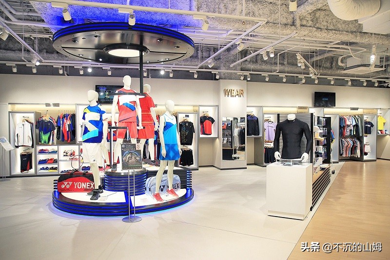 耐克品牌历史,运动品牌阿迪达斯发展历程