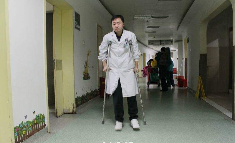 如果医护人员出摊，他们能提供哪些服务？第一个我就笑喷了