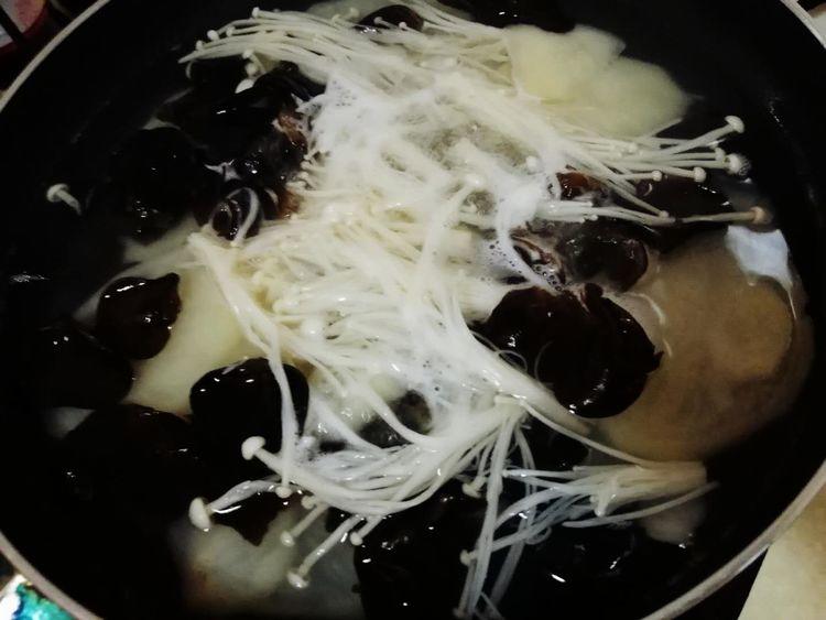 自己在家做的麻辣香锅好吃又过瘾,自己在家做的麻辣香锅吃得很过瘾