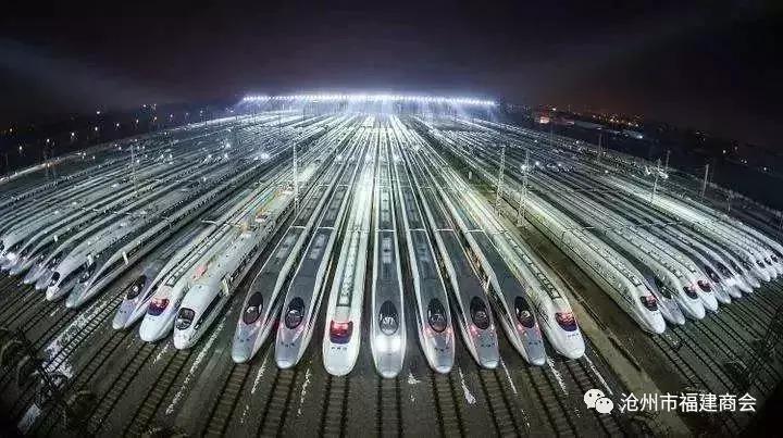 复兴号高铁出发和进站,复兴号高铁动车