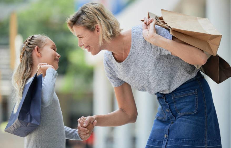 家庭不富裕孩子却大手大脚,家里不富裕怎么引导孩子不自卑