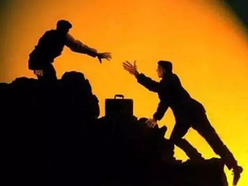 属马的适合戴什么生肖的手串,本命年戴什么生肖手串